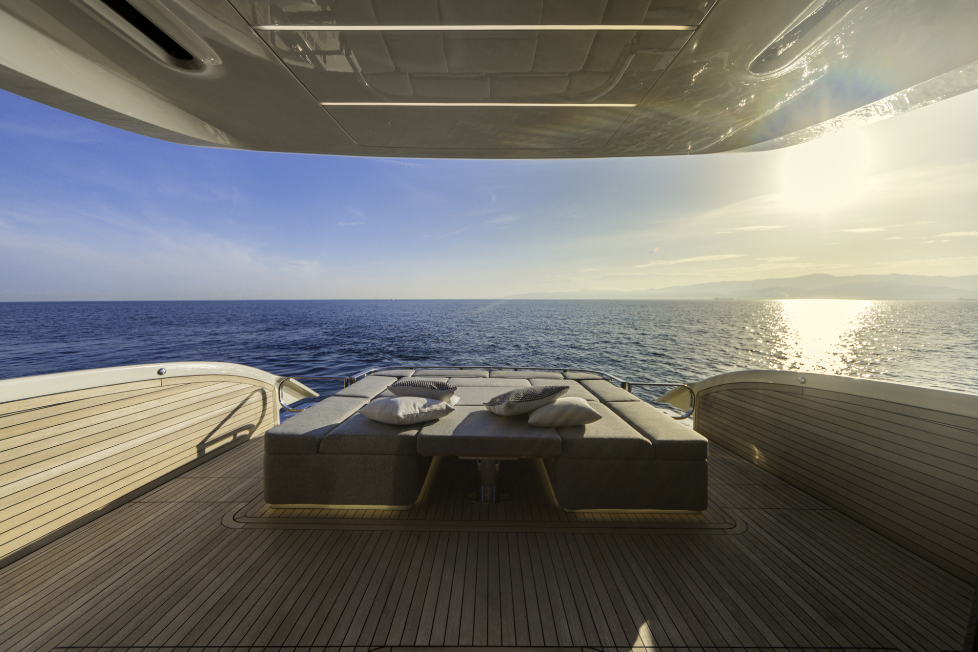 Invictus yachts Invictus ST550 met 2x 950 pk Volvo IPS direct leverbaar