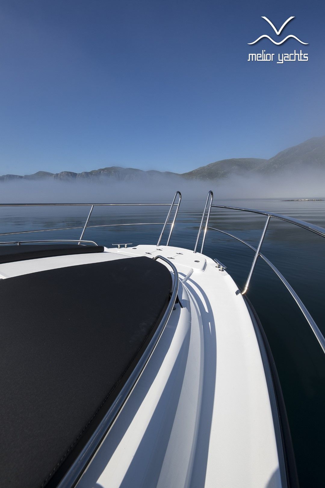 Saga 385 - Edition Walnut Interior