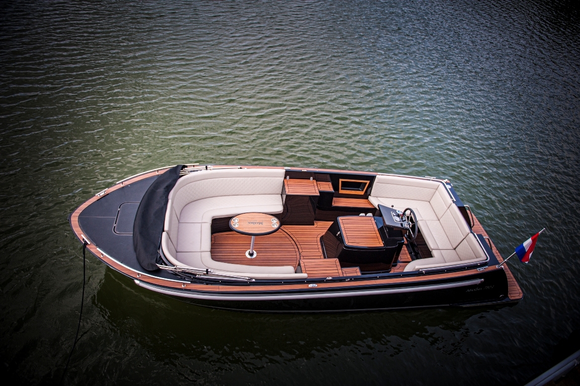 Maxima Boats 730i