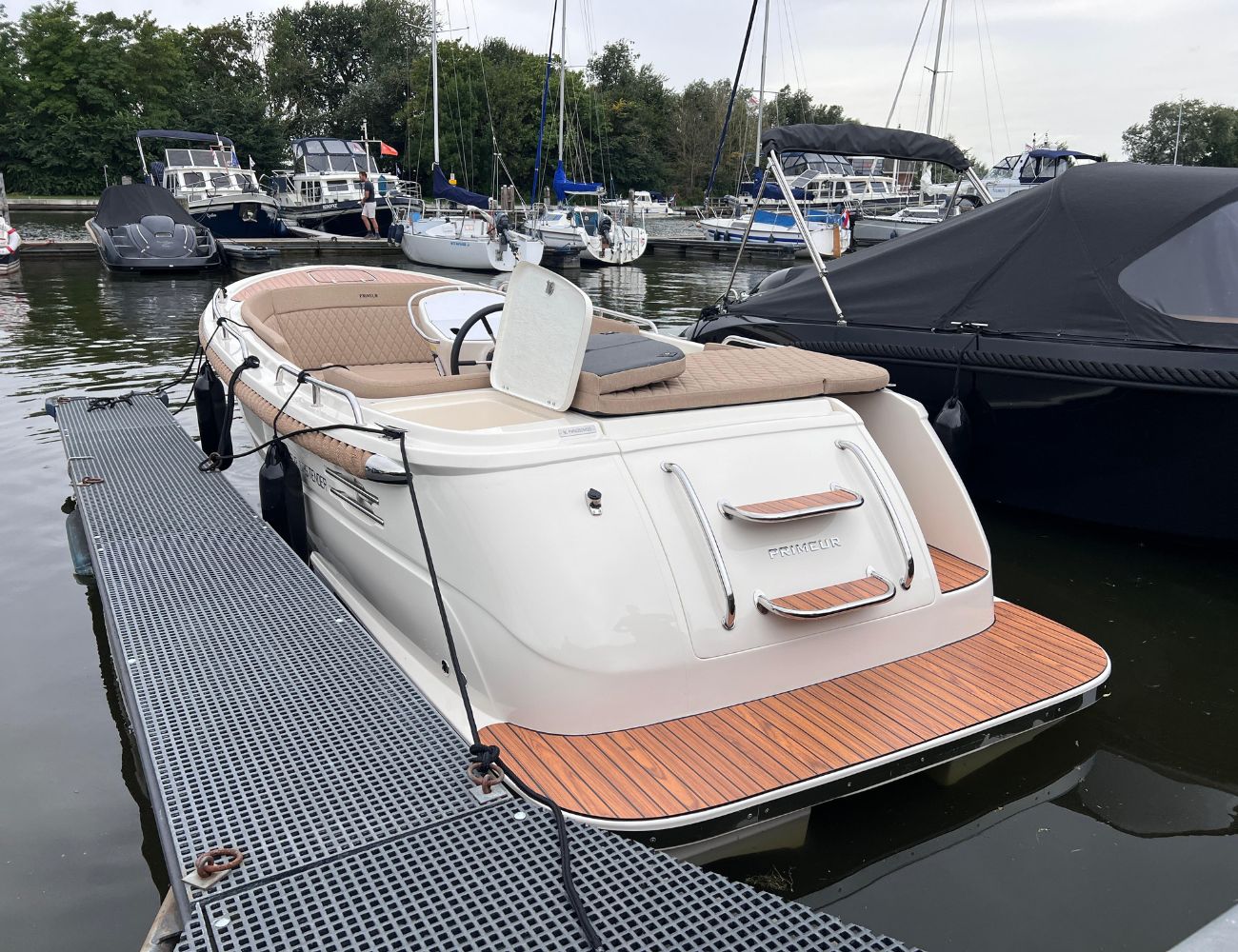 Primeur 625 Tender