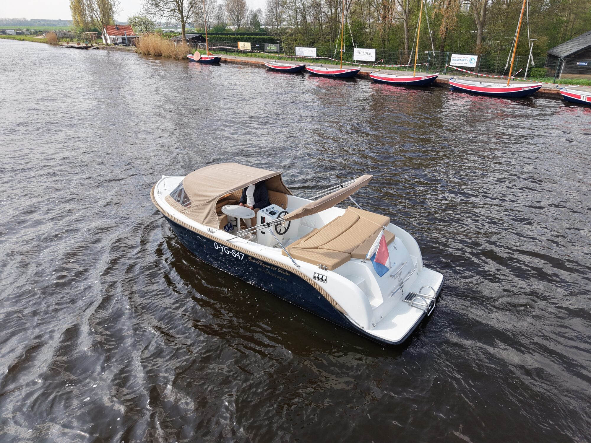 Oud Huijzer 616 Tender Oud Huijzer 616 Tender