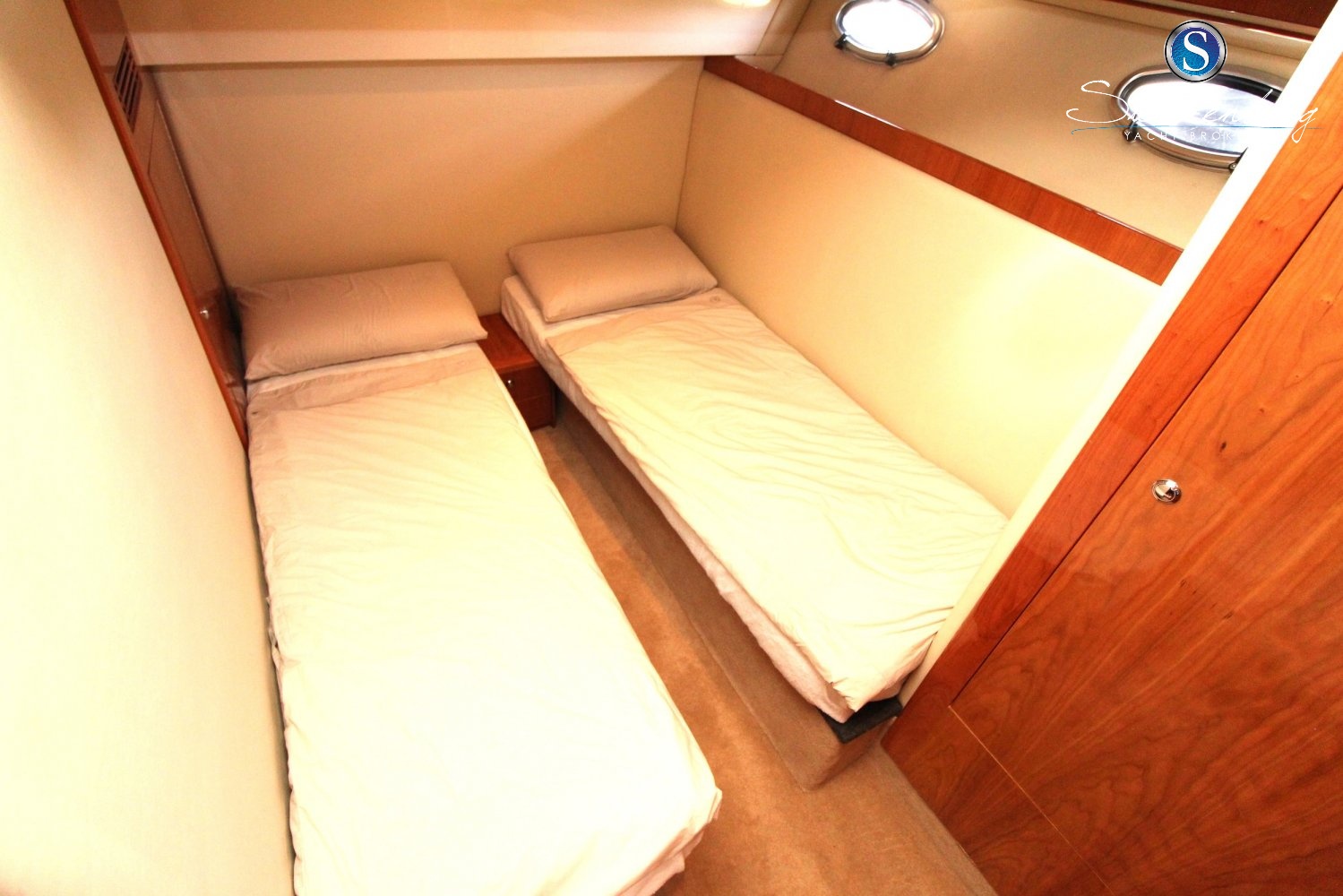 Rivièra 4700 Sport Yacht
