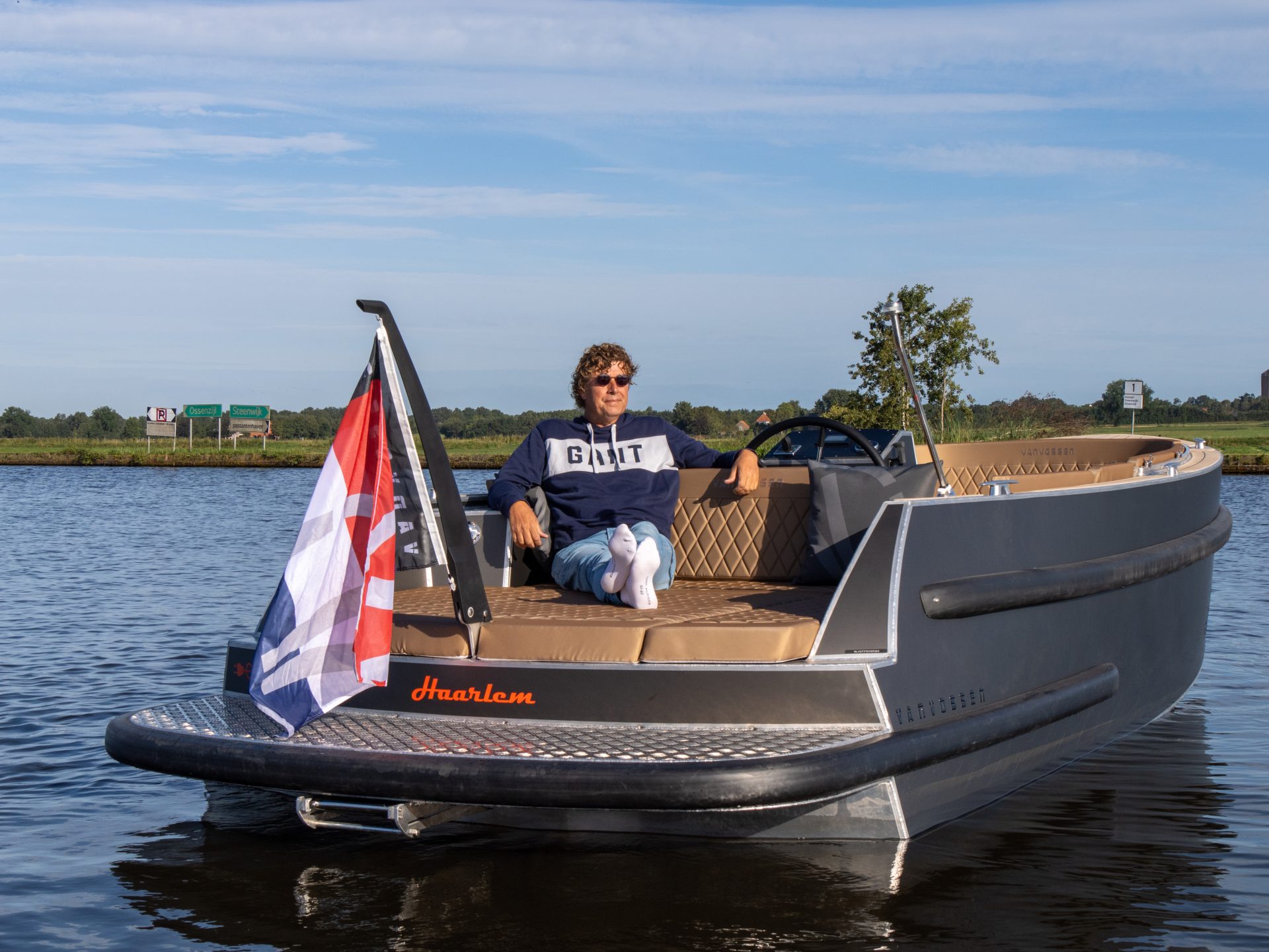 Van Vossen VanVossen E-Tender 700 hoofdfoto: 1