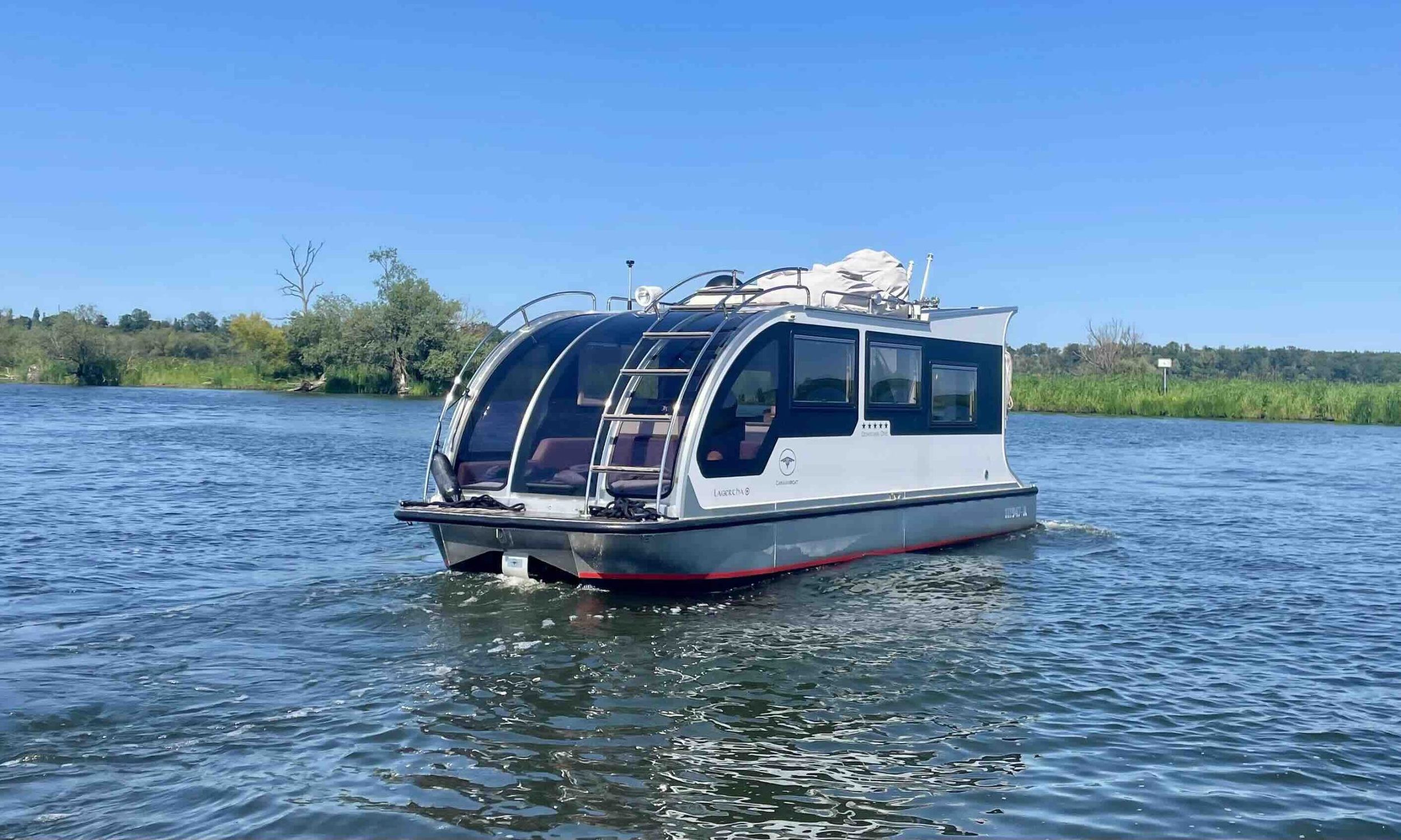 Caravanboat DepartureOne M