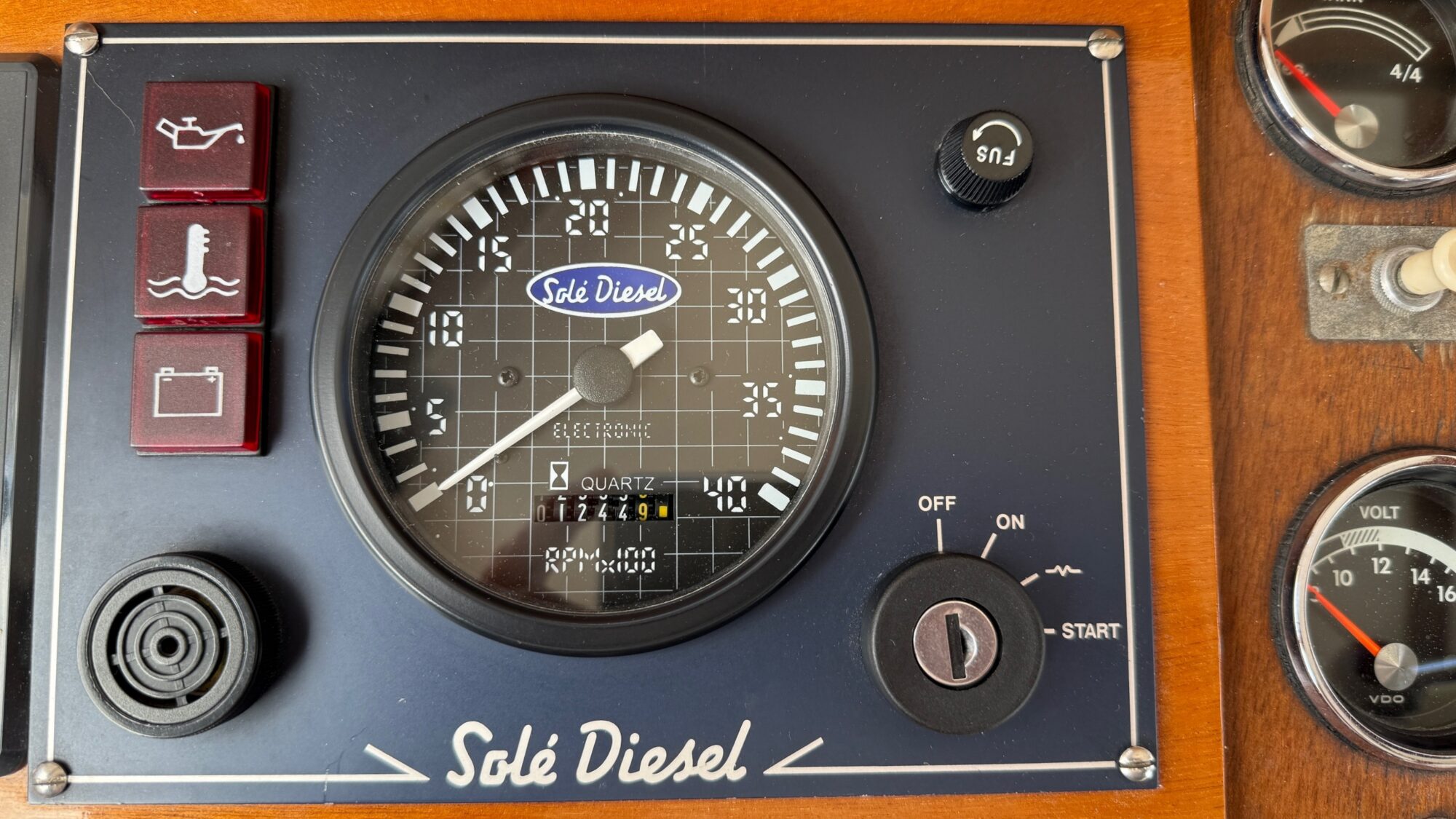 Amulet Vlet 10.00 OK AK