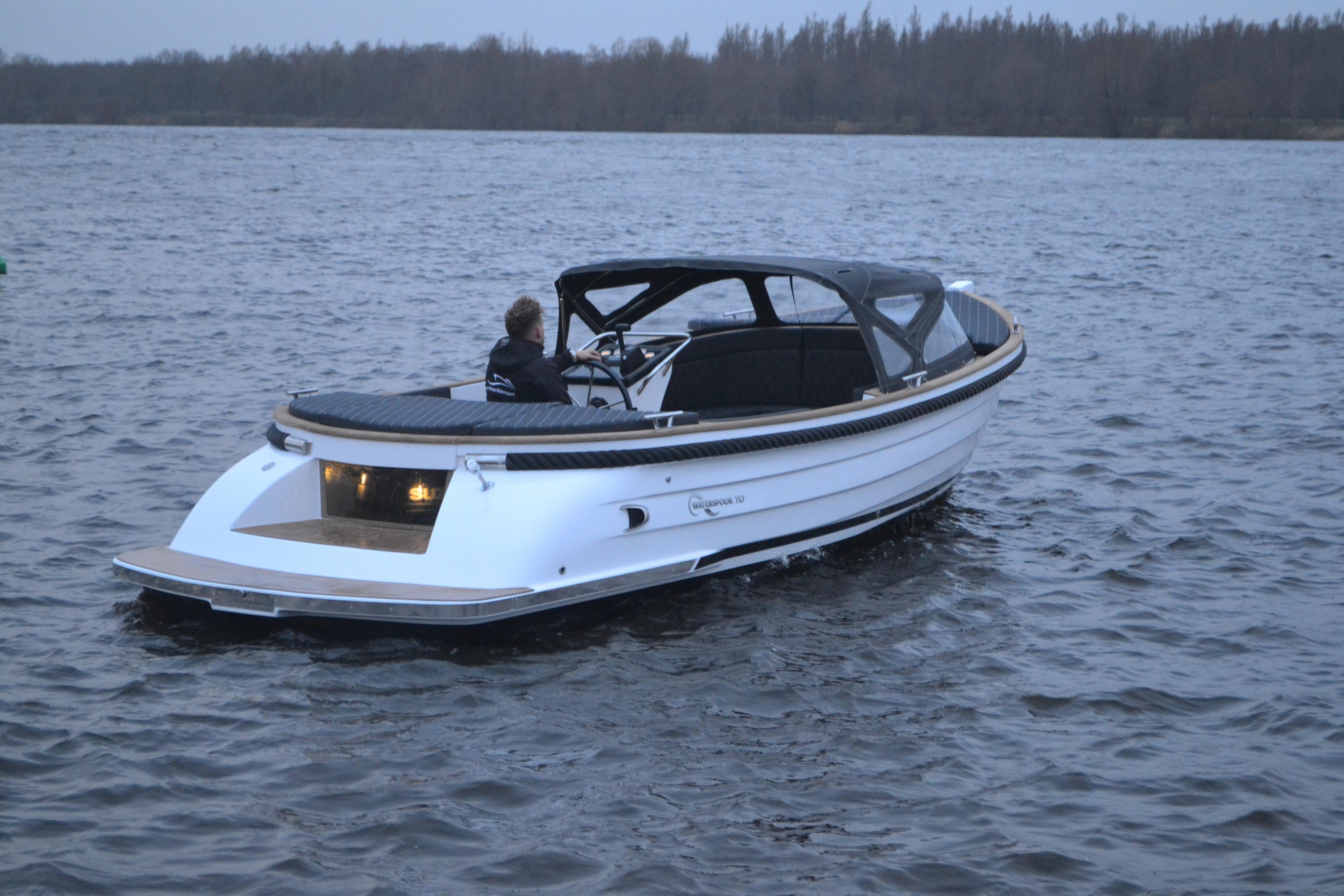 Waterspoor 717Outboard DE GROOTSTE SLOEPENSHOWROOM VAN NEDERLAND
