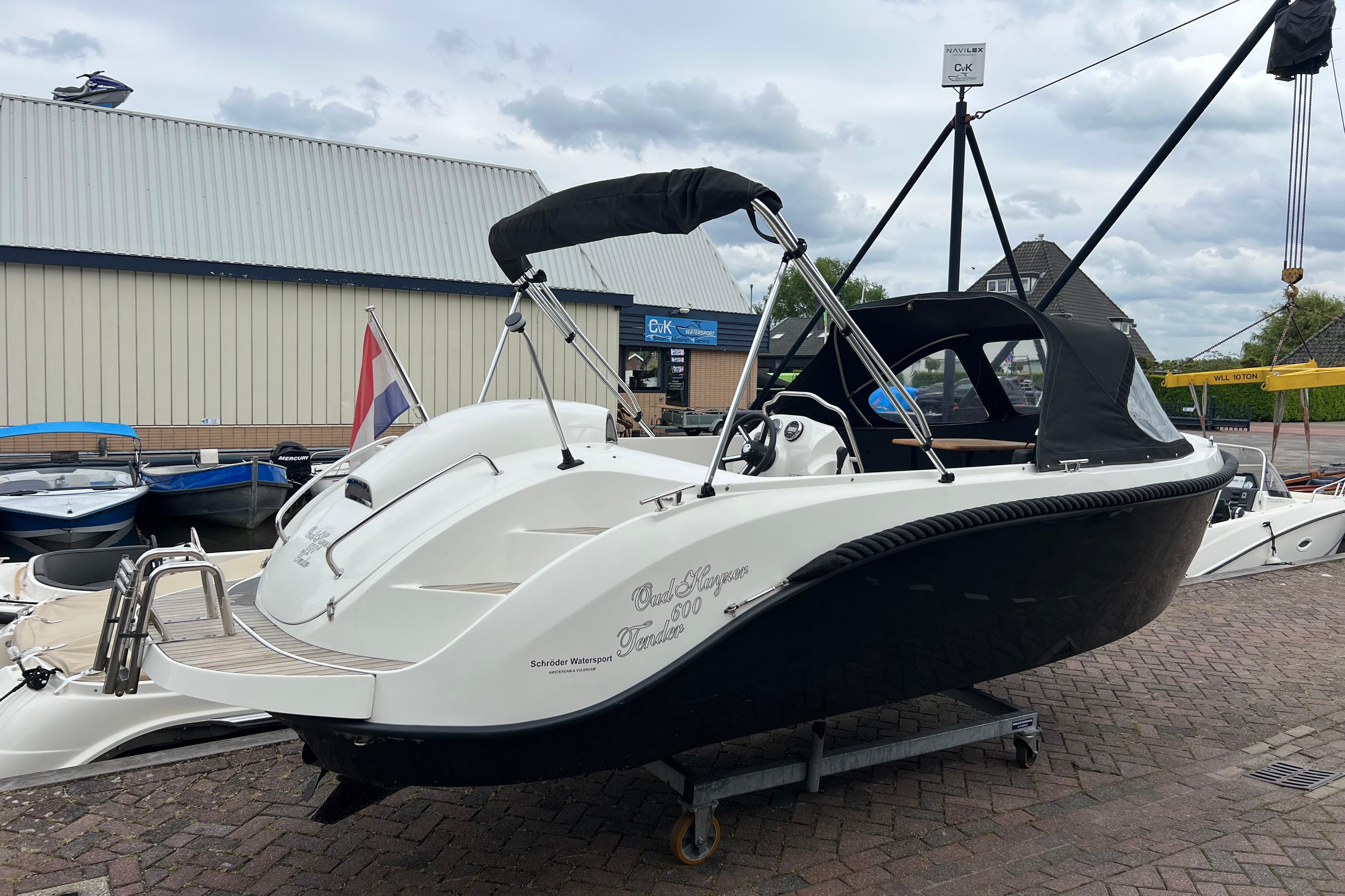 Oud Huijzer 600 Tender