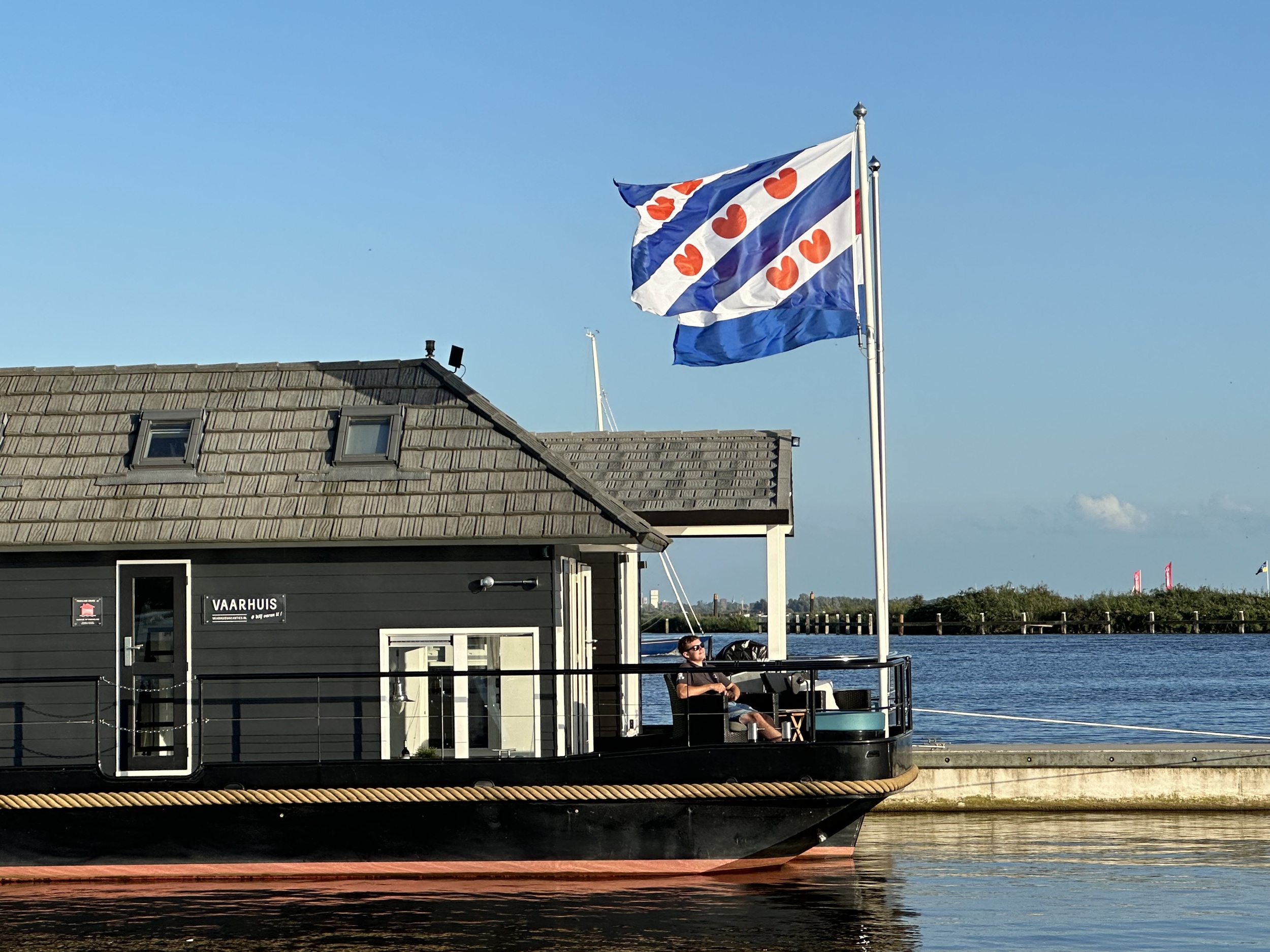 Prins HomeShip 1350 | VaarHuis | Houseboat | Flark | Ligplaats Overneembaar