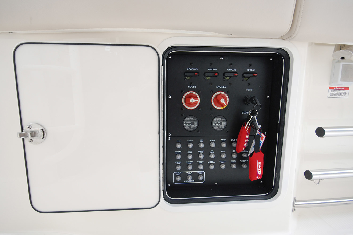 Boston Whaler 330 Outrage