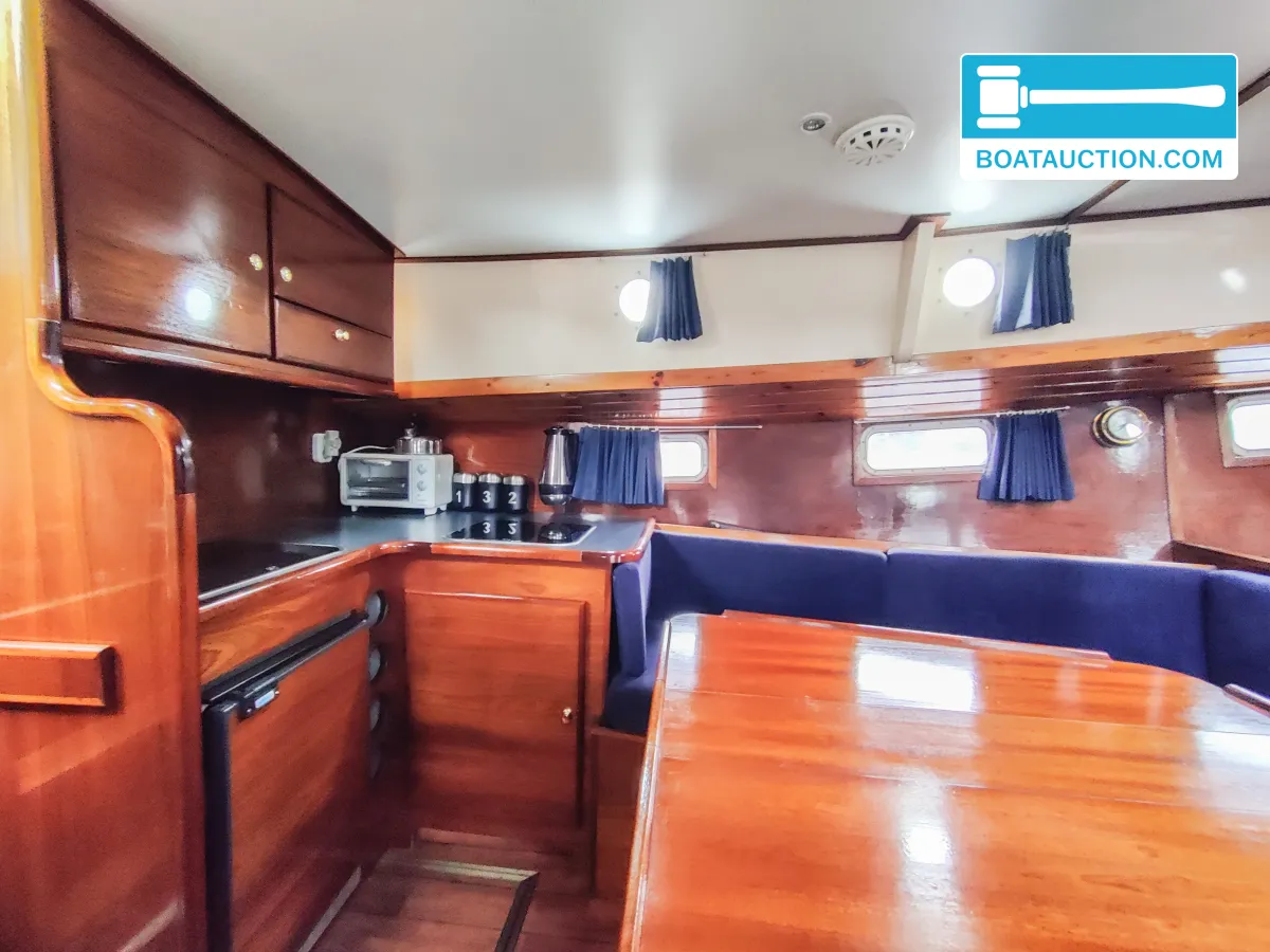 Unter Elbe Motorsailer