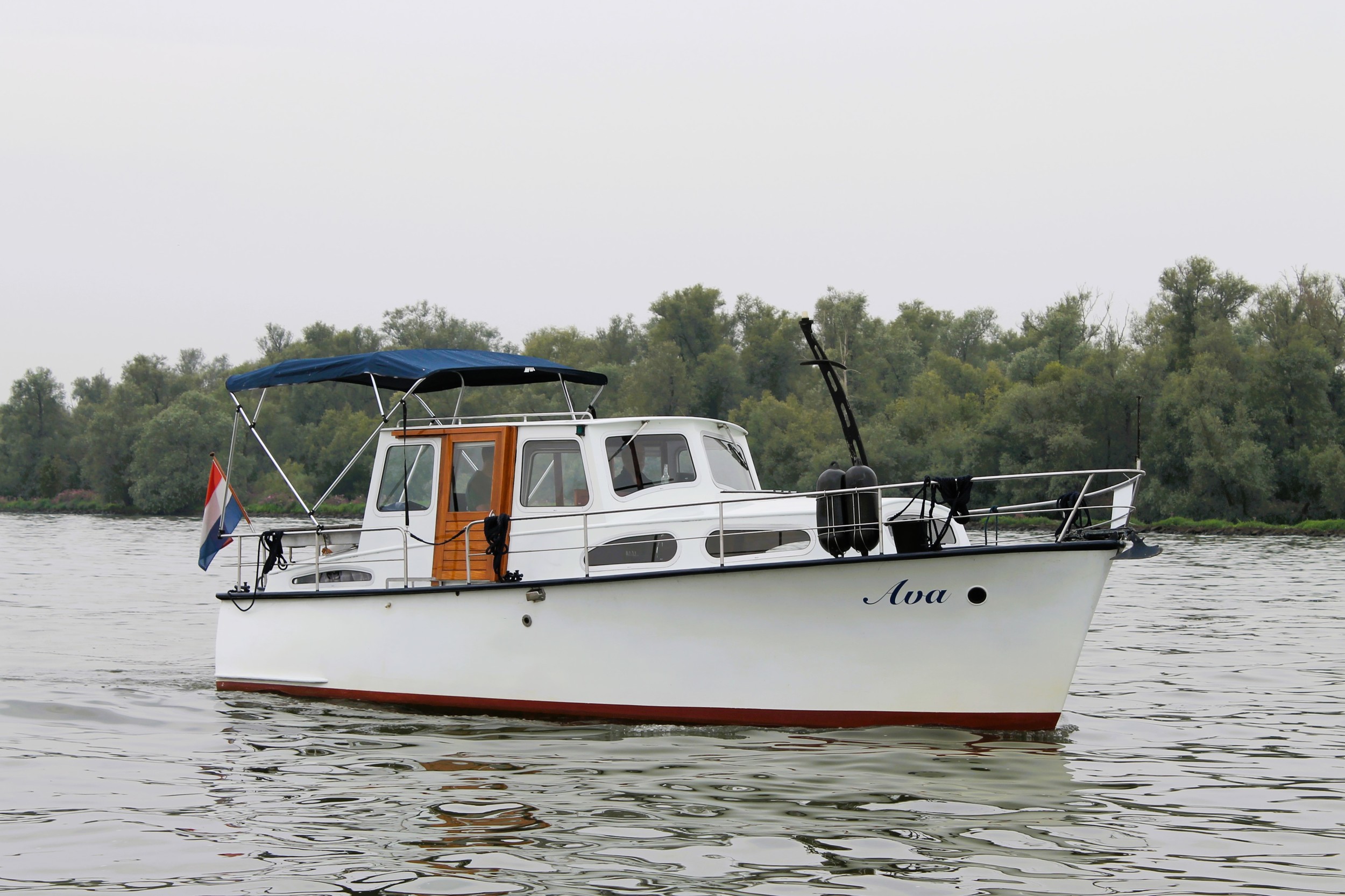 Motorboot 875