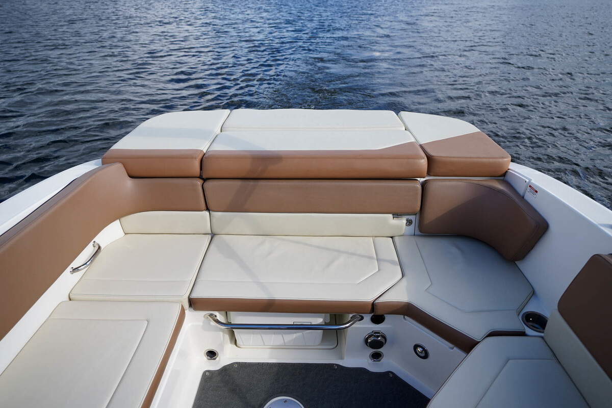 Sea Ray Sun Sport 230
