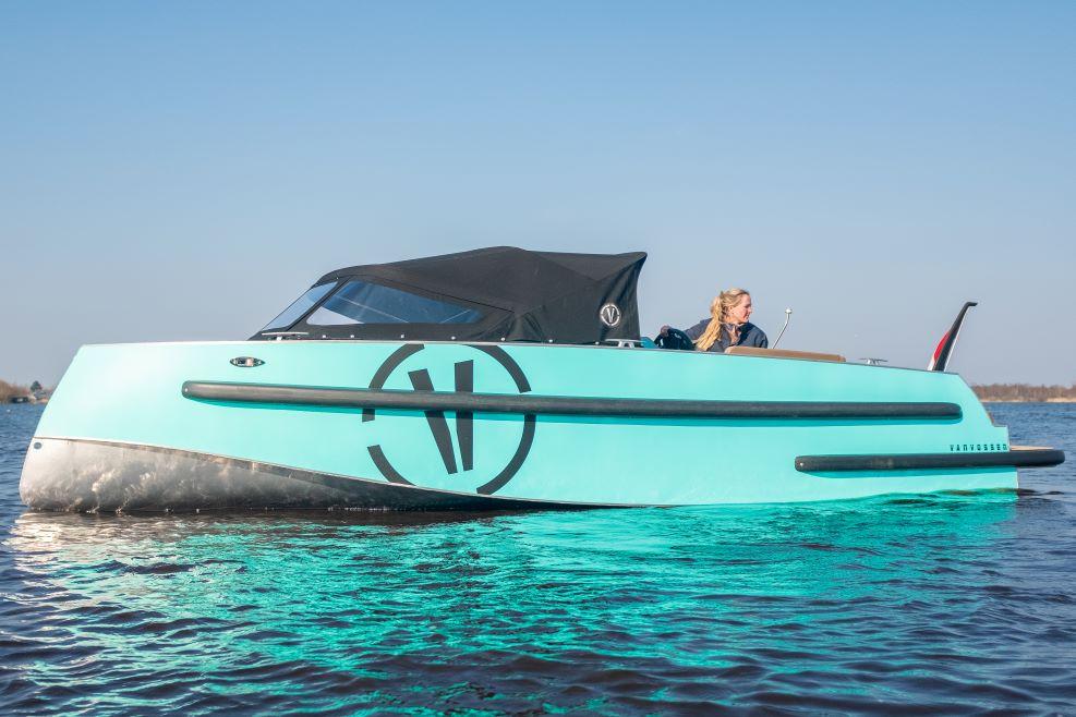 Van Vossen 700 e tender DEMO