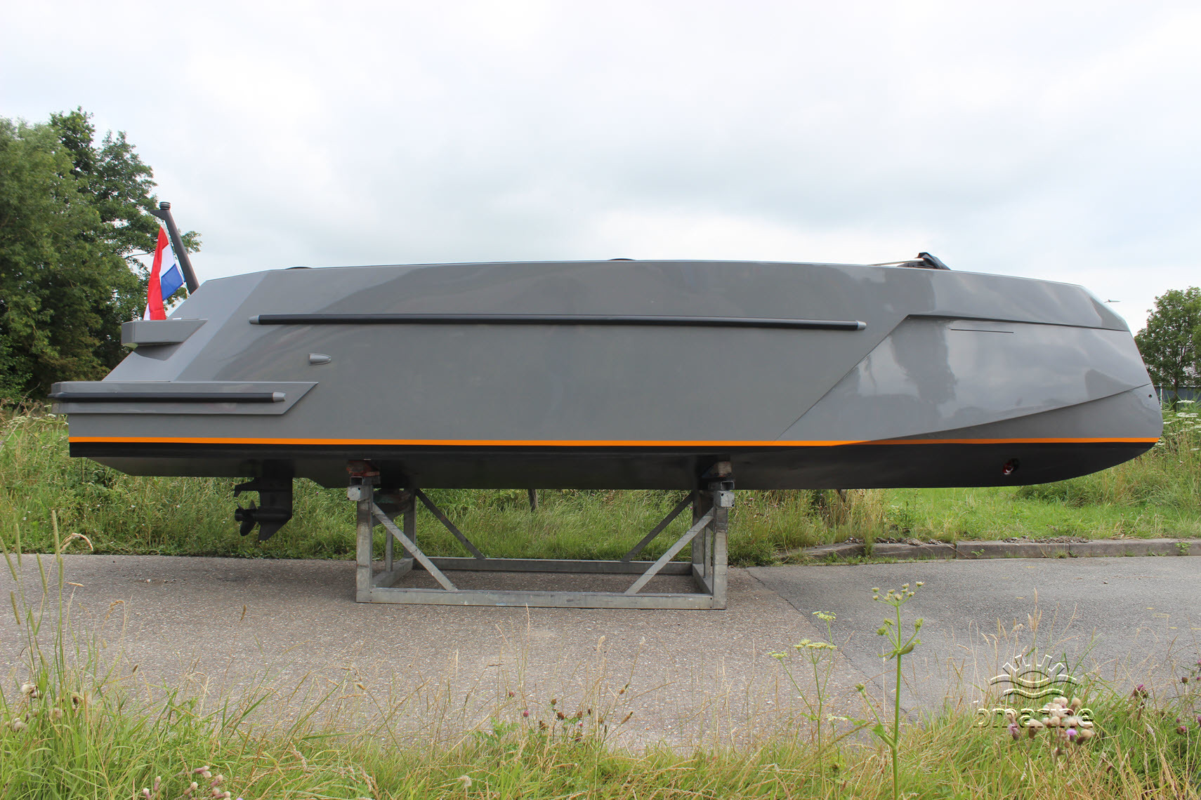 Elite 717 Tender