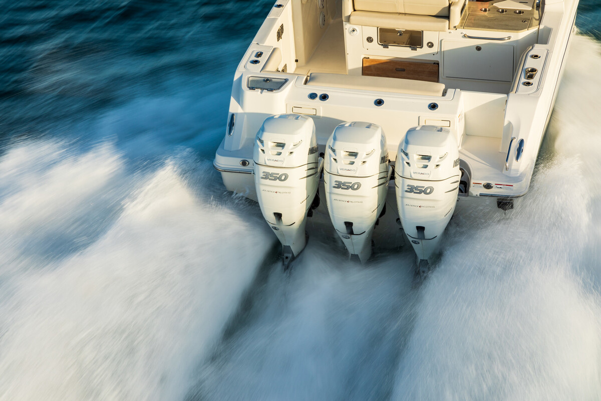 Boston Whaler 350 Realm