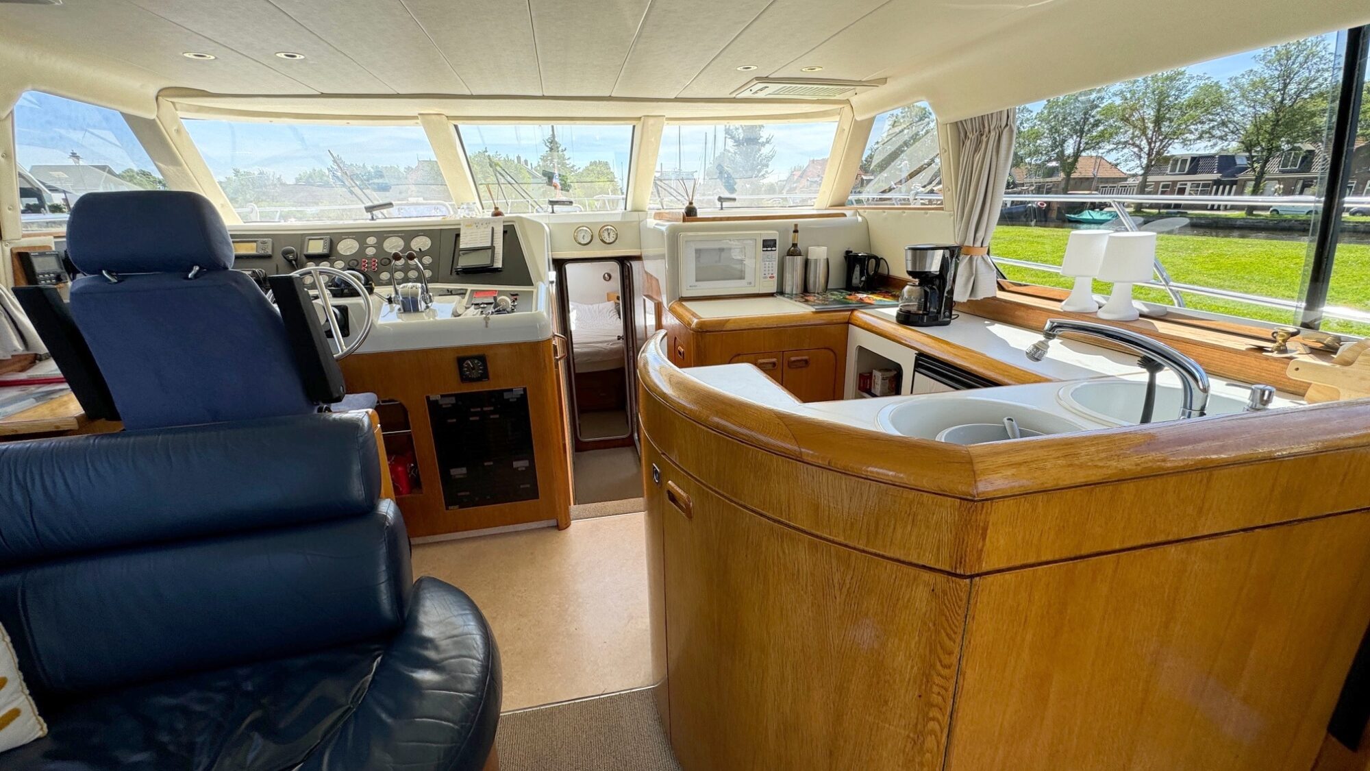 Whitewater Wolfe 46 Flybridge