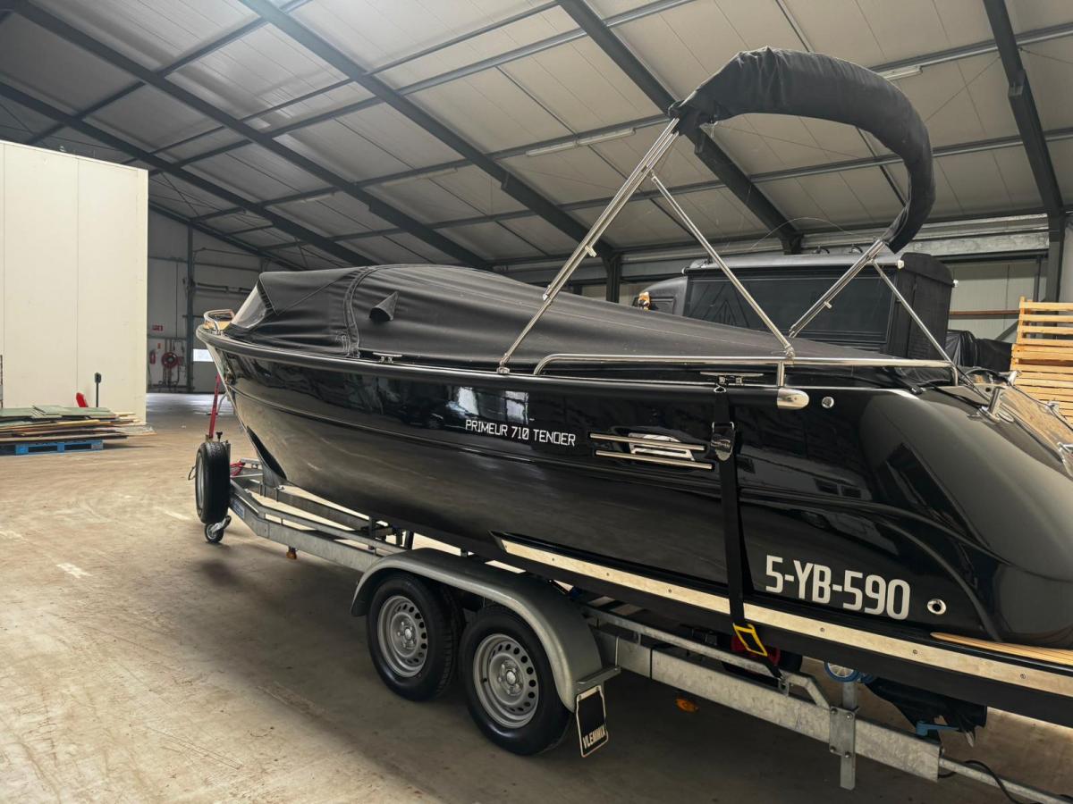 Primeur 710 Tender met Boegschroef