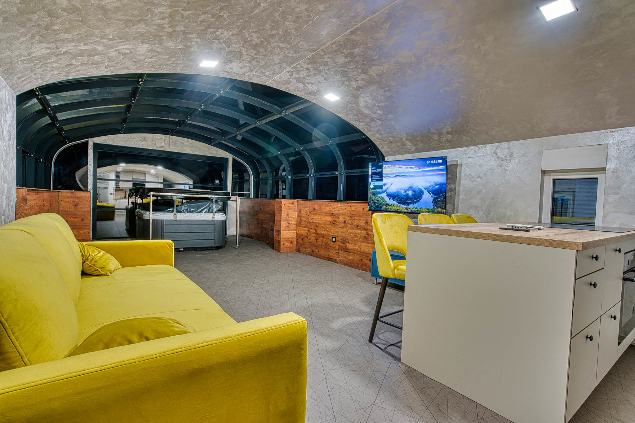 Luxury Homes Houseboat