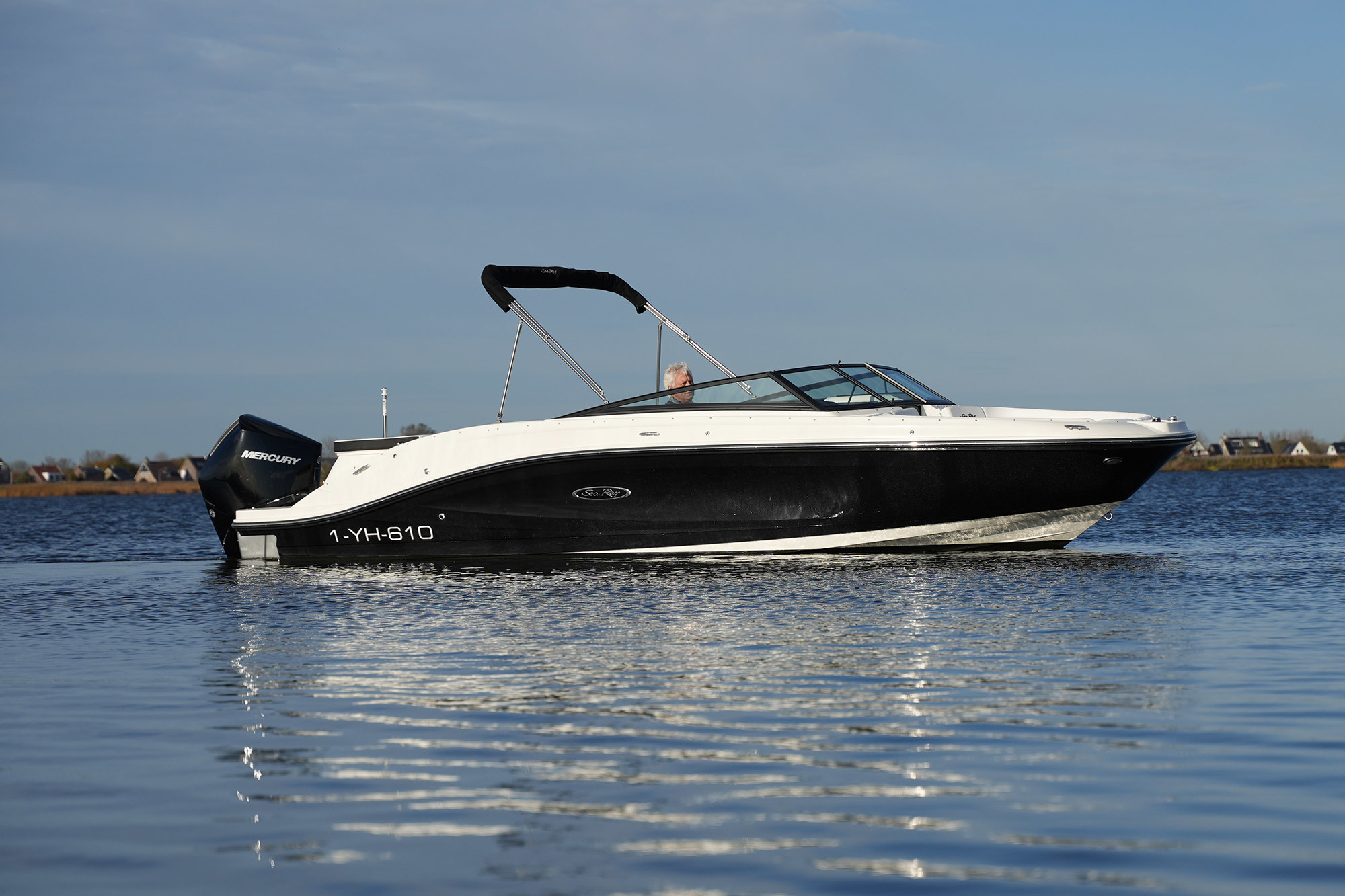 Sea Ray SPX 230 Outboard