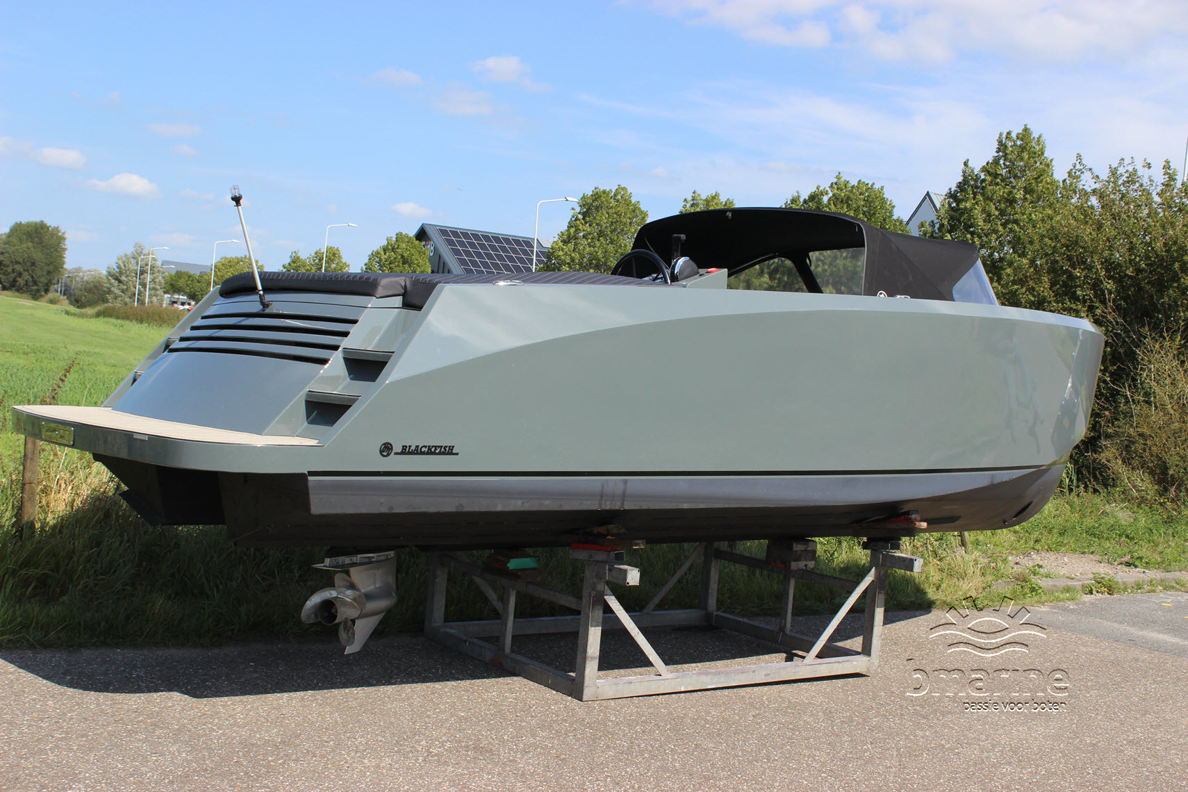 Blackfish Reallife 750 Cabin