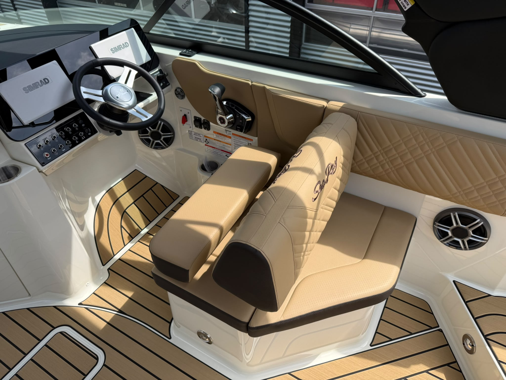 Sea Ray SDX 230