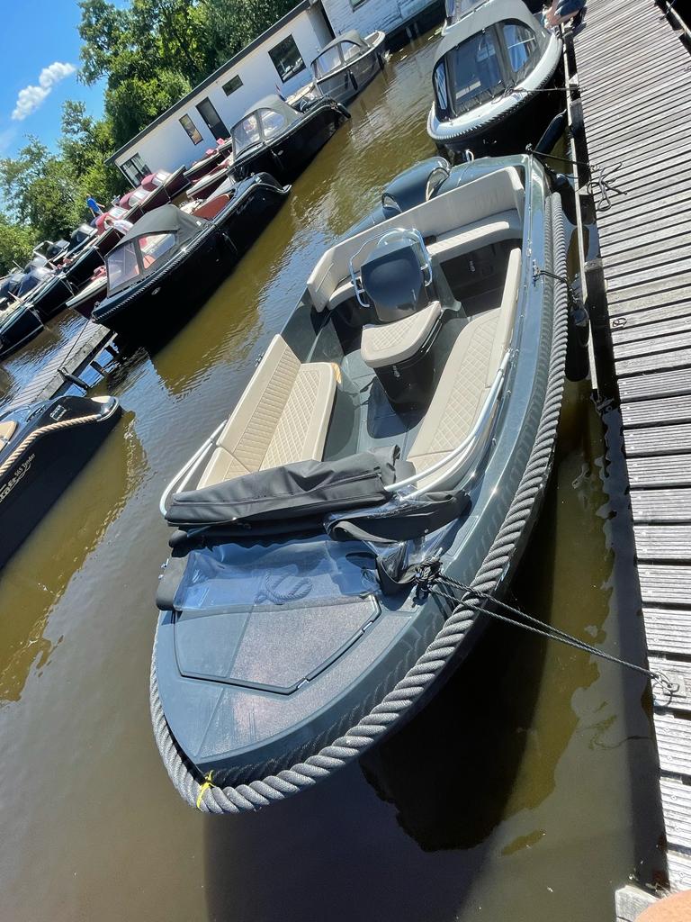 Oud Huijzer 600 Tender