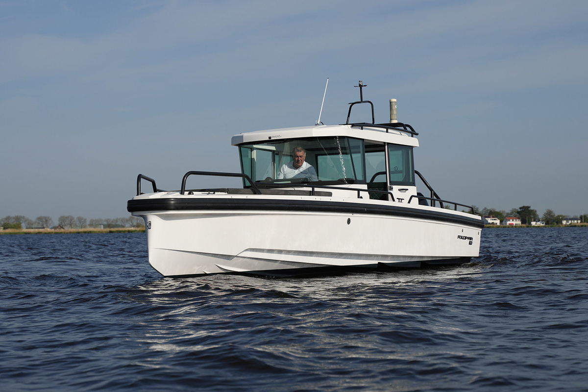 Axopar 28 Cabin
