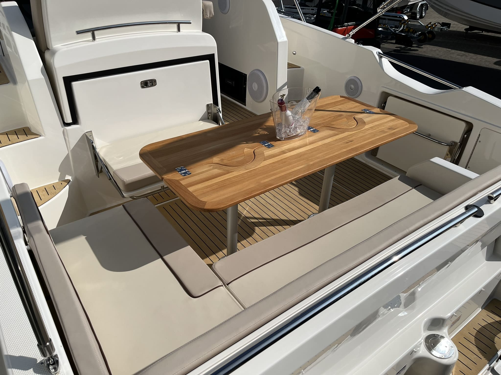 Quicksilver 875 Sundeck