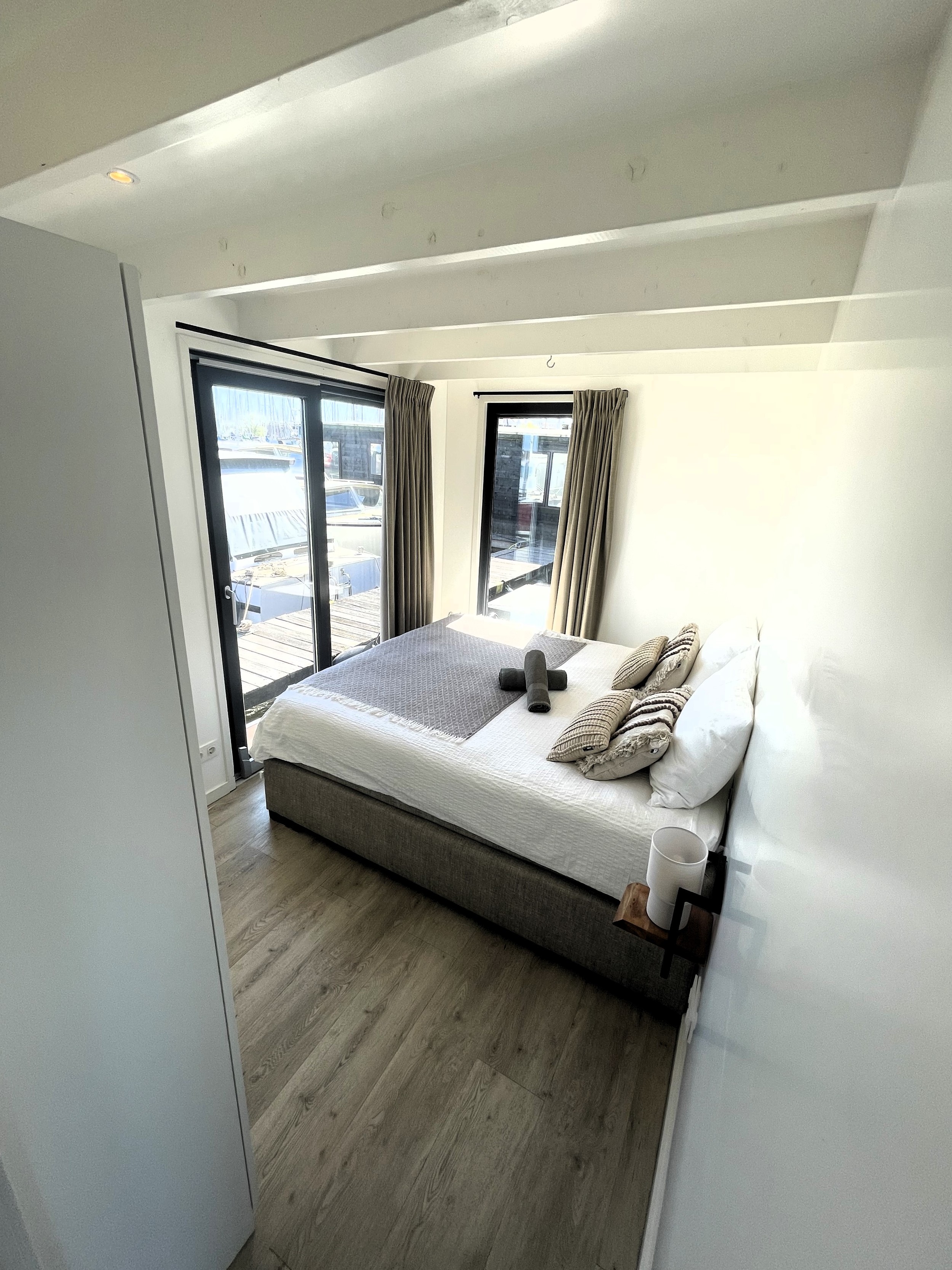 Surla 15 Houseboat Zelfvoorzienend