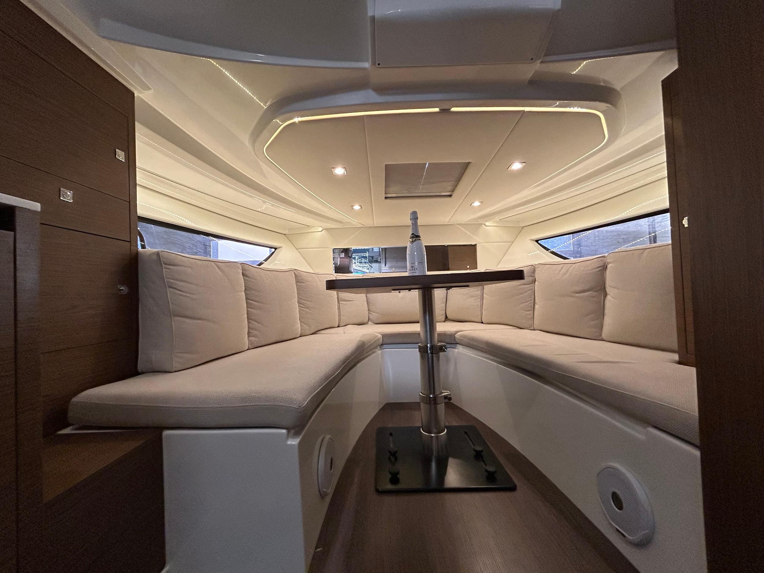 Jeanneau Cap Camarat - 10.5 WA