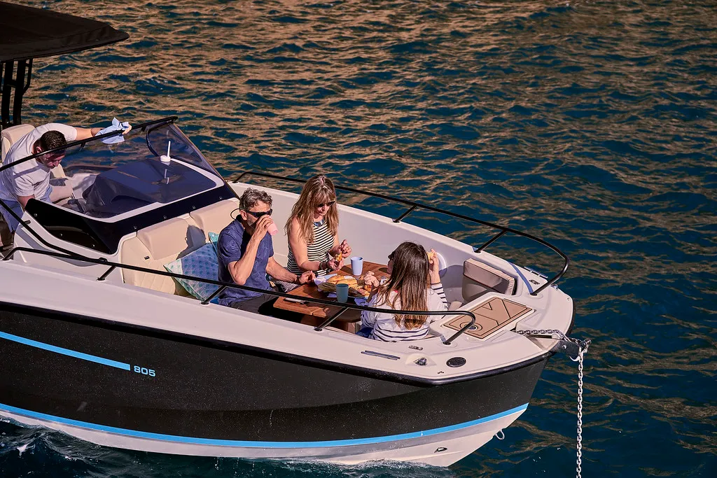 Quicksilver 805 Open