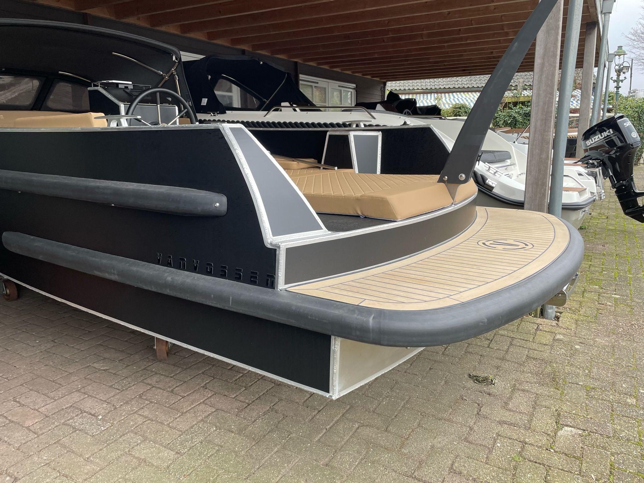 Van Vossen 595 plugin e tender flex teak en softtop