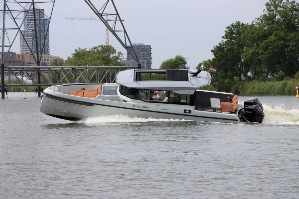 Saxdor Yachts 320 GTC