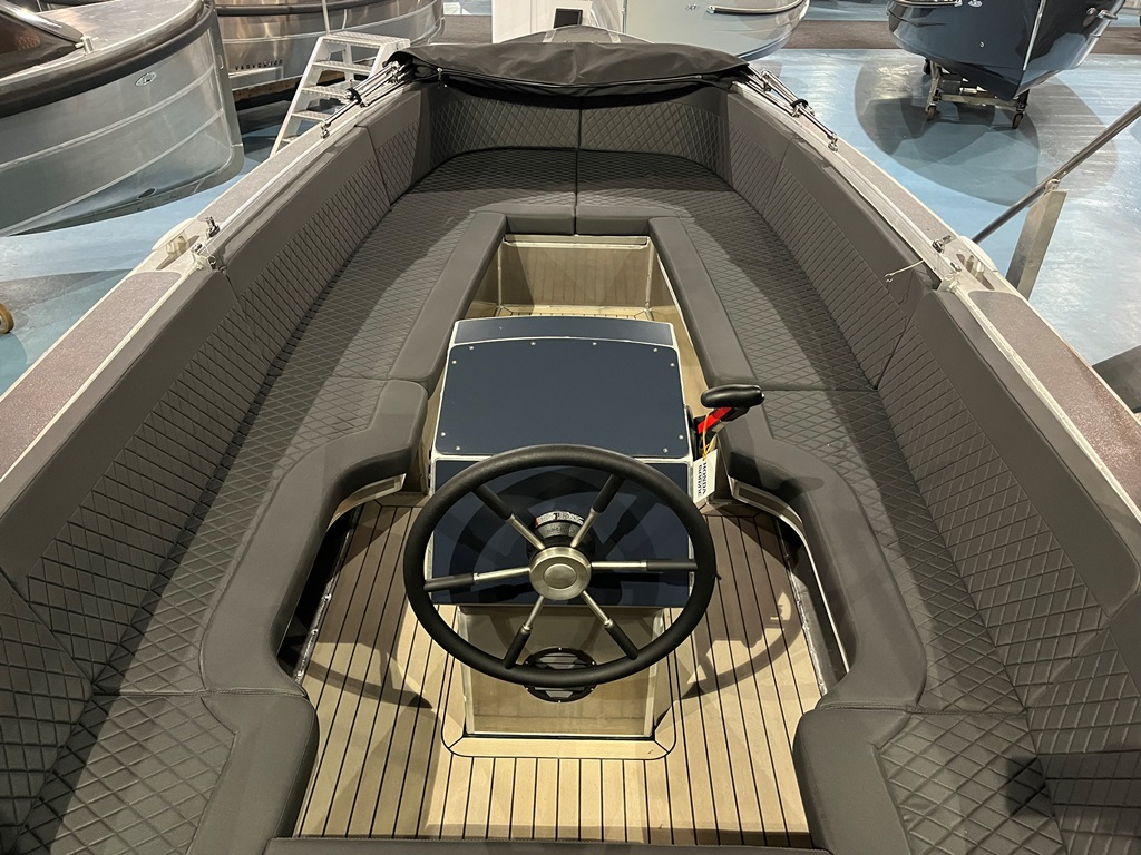 Van Vossen Tender 777 met Honda 150 pk