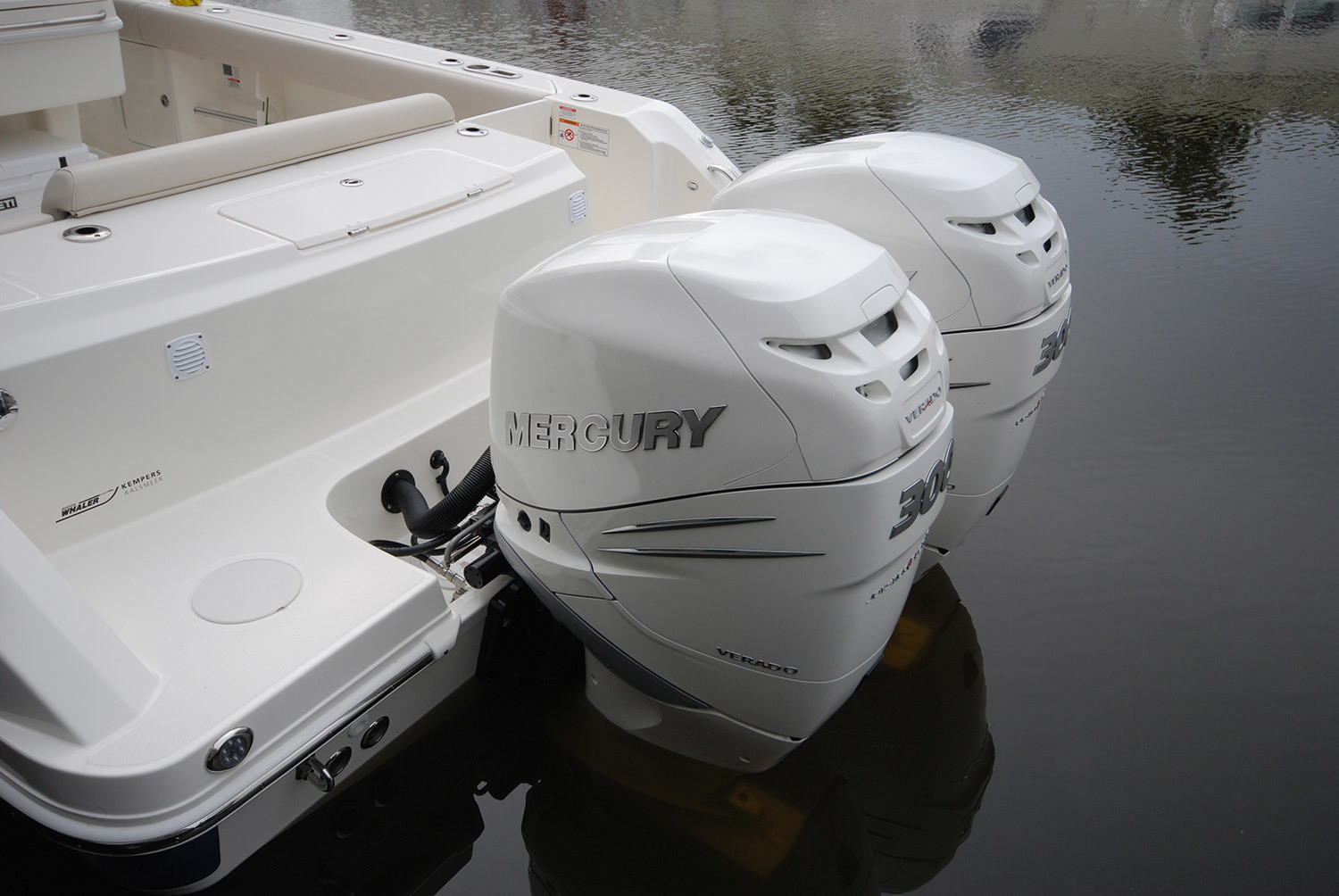 Boston Whaler 330 Outrage