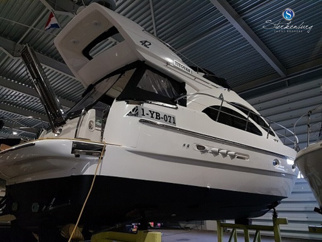 Azimut 42