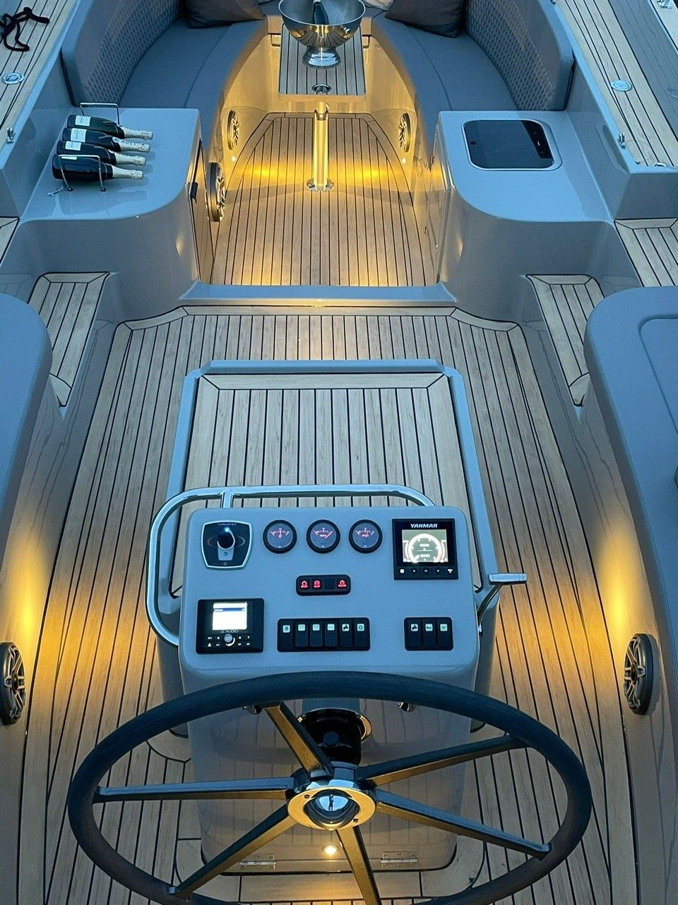 Seafury 900 Soft-top