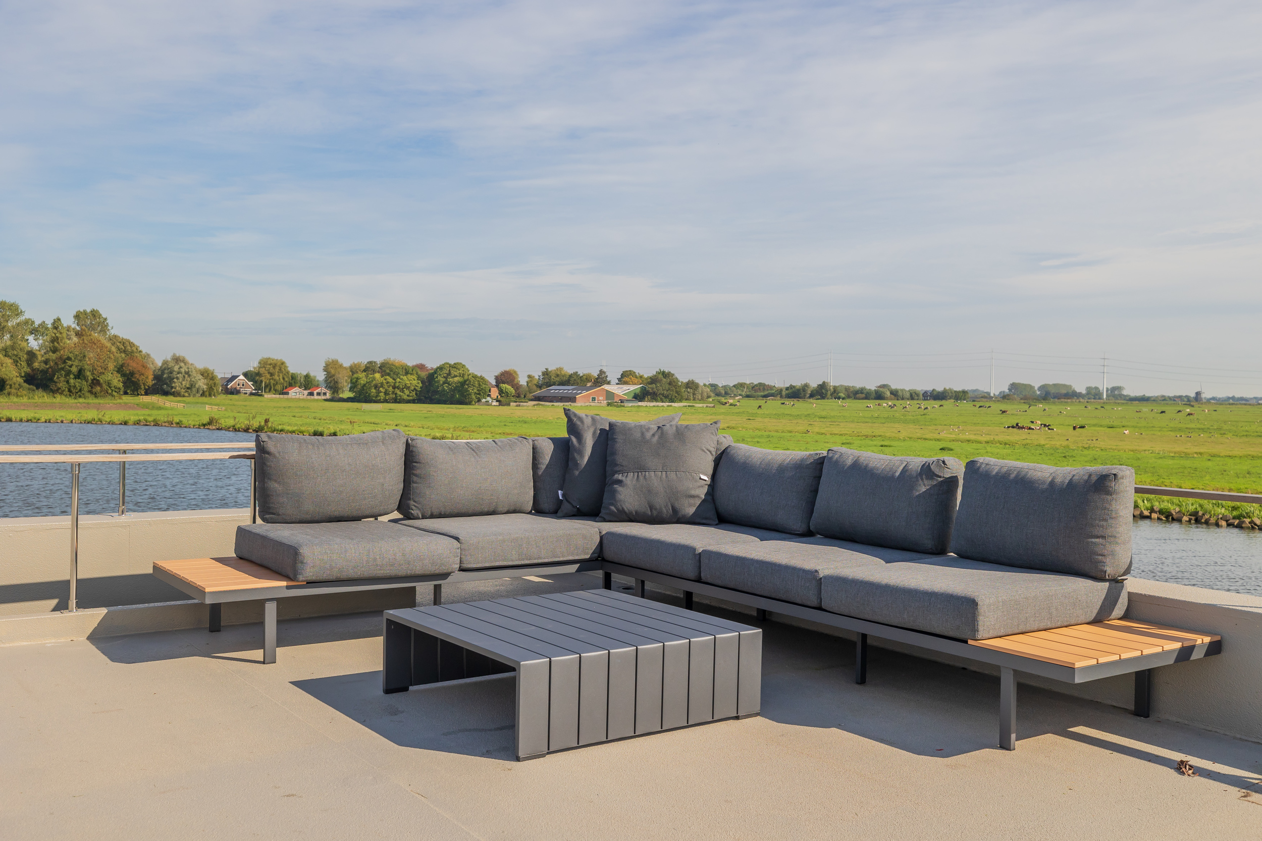Surla (met Tender) Houseboat 15 Volledig Elektrisch With Charter