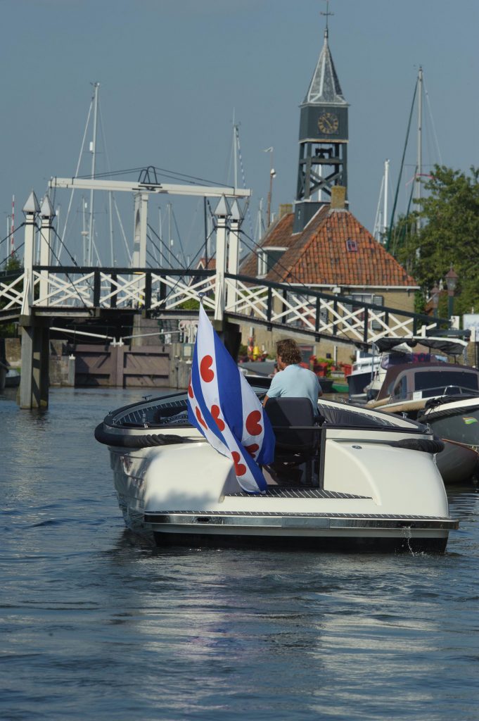 Waterspoor 777 Aviator
