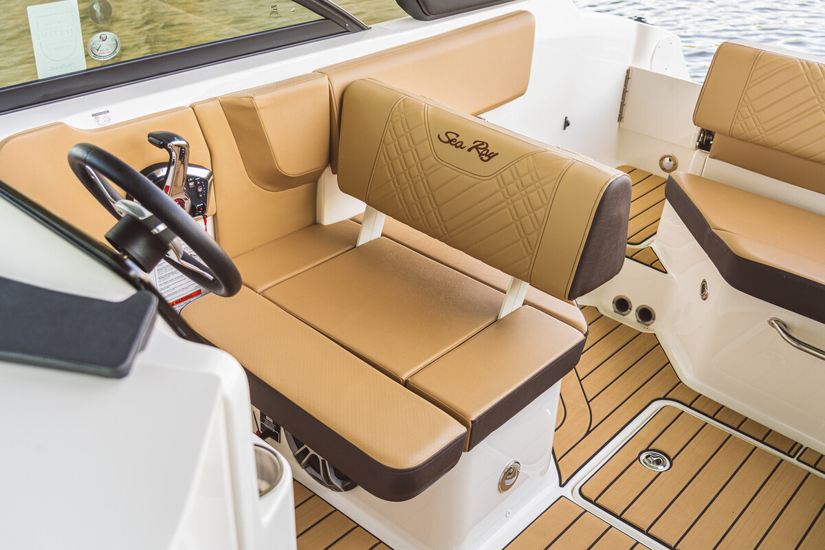 Sea Ray SDX 230