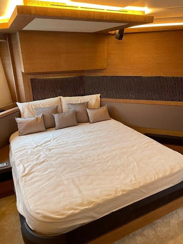 Monte Carlo Yachts MCY 76