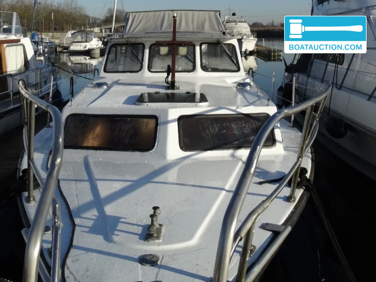 Motorboat 900