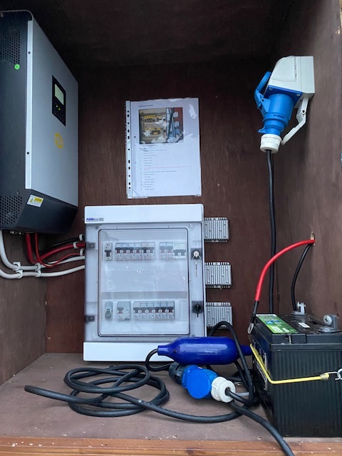 Campi 400 Houseboat Met Ligplaats En Chartermogelijkheid