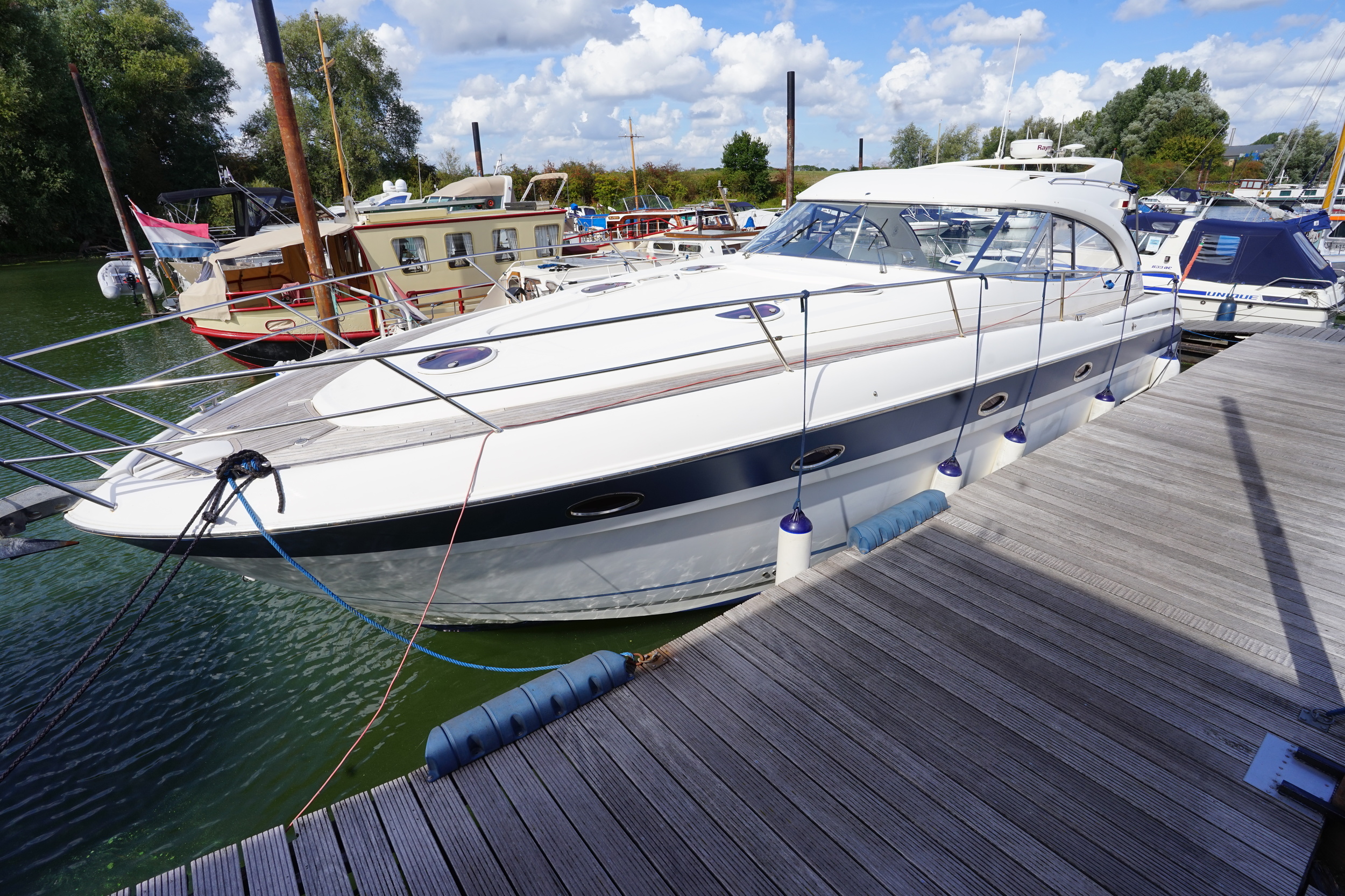 Bavaria 42 HT Sport IPS-500 - hydraulic platform