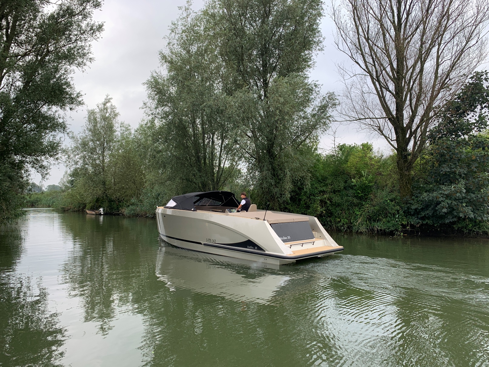 Maxima Boats 35 met 2x Honda 250 pk op voorraad!