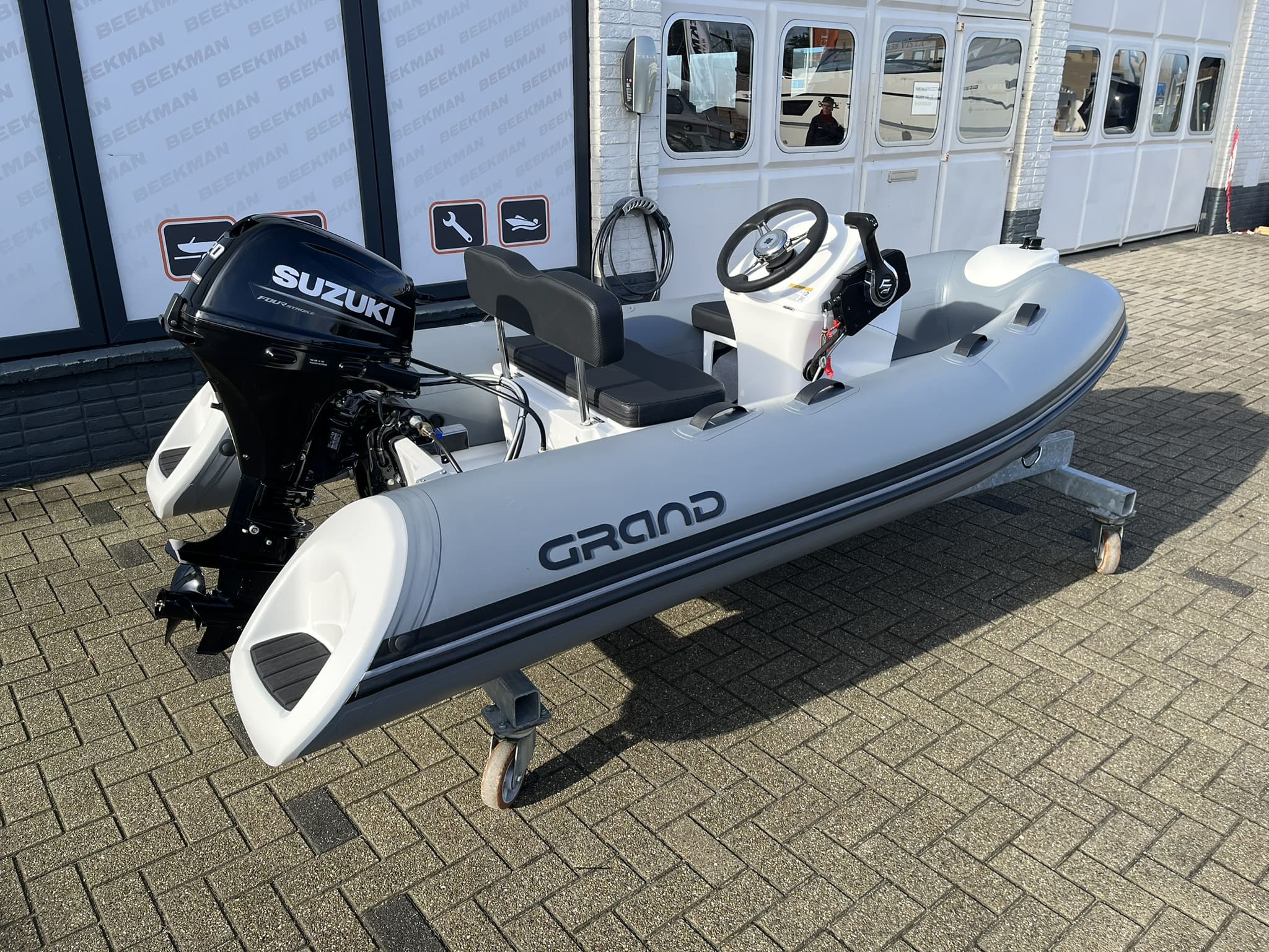 Grand Silver Line 330 de Luxe