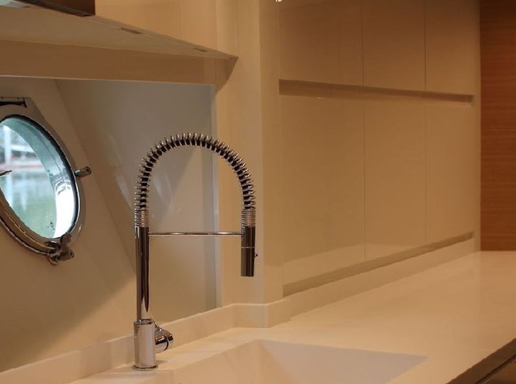 MonteCarlo Yacht 86 Flybridge