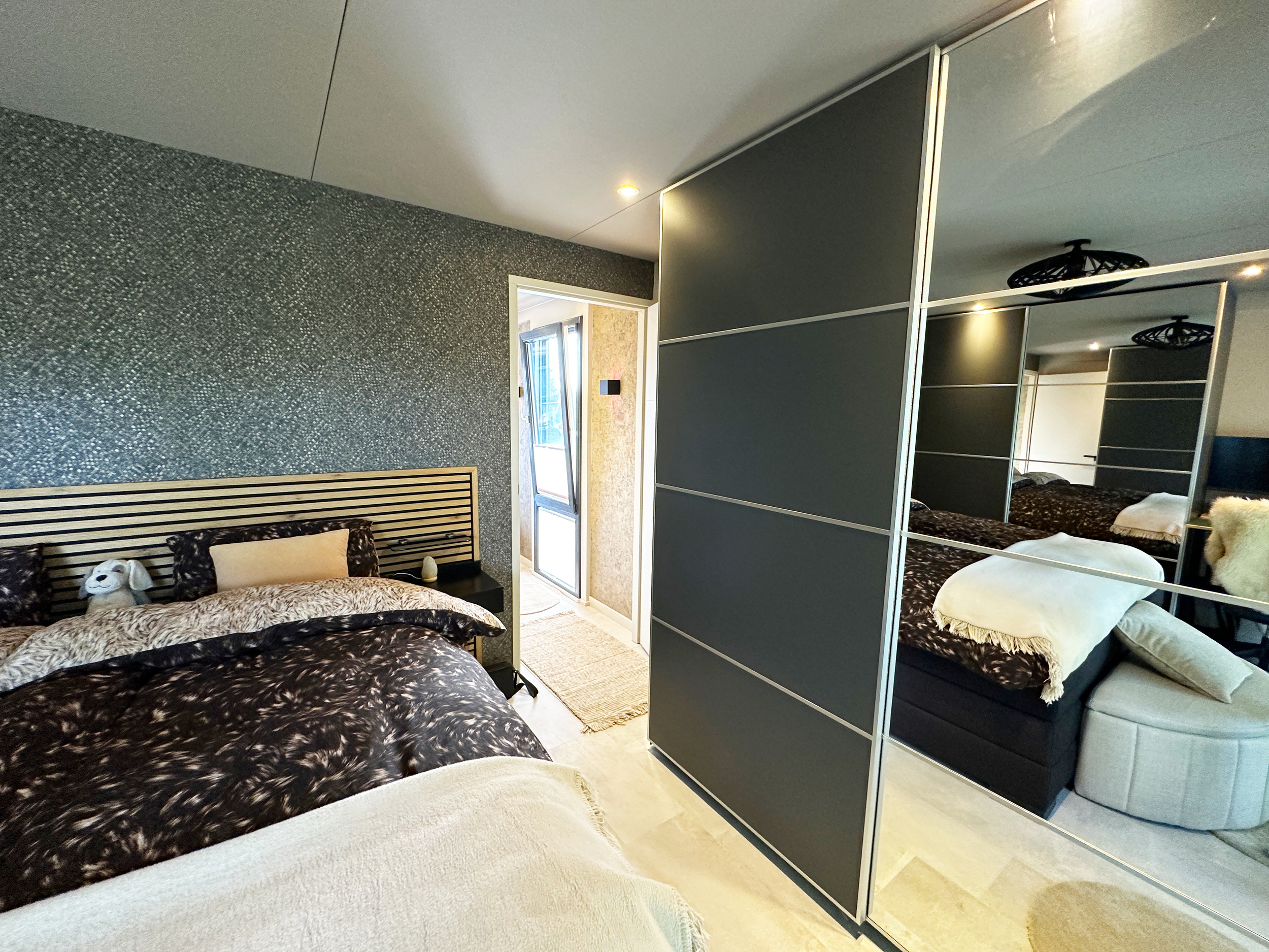 HT-Lofts Houseboat 15m Electric Propulsion