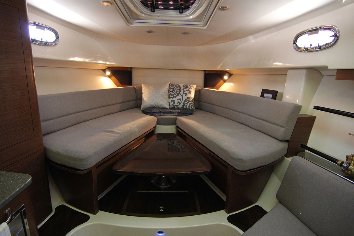 Boston Whaler 345 Conquest