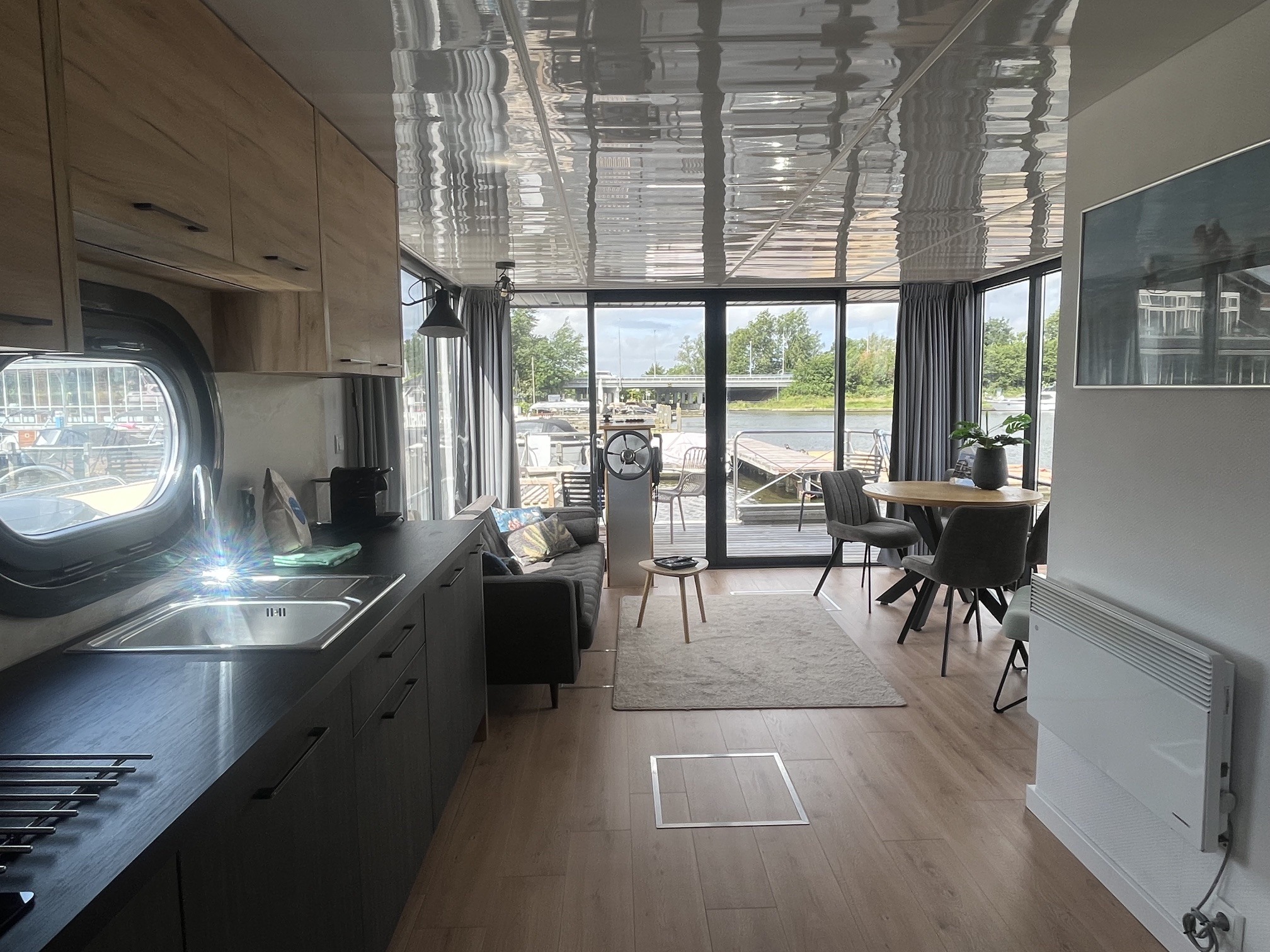 Campi 400 Houseboat 400, Uitgeest Ligplaats